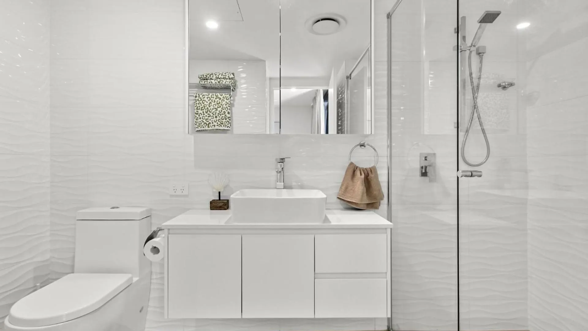 Aquaview Unit 103, 29 Canberra Tce, Kings Beach Caloundra Apartman